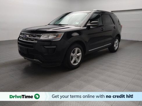 Used 2018 Ford Explorer XLT image 1