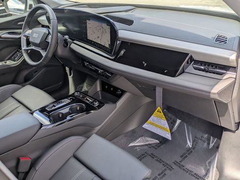 New 2025 Audi Q6 e-tron Premium Plus AWD/4WD image 9