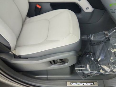 Used 2025 Land Rover Defender 110 X image 22