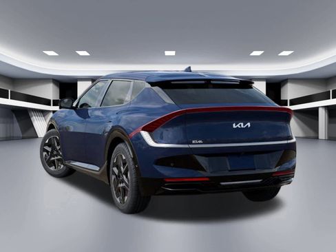 New 2025 Kia EV6 Wind image 4