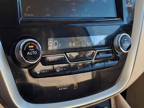 Used 2019 Nissan Murano SV image 11