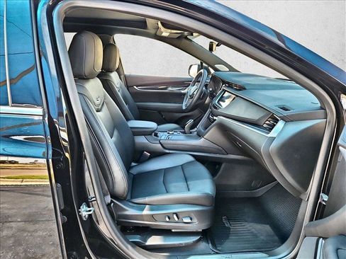 Certified 2025 Cadillac XT5 Premium Luxury w/ Technology Package AWD/4WD image 23