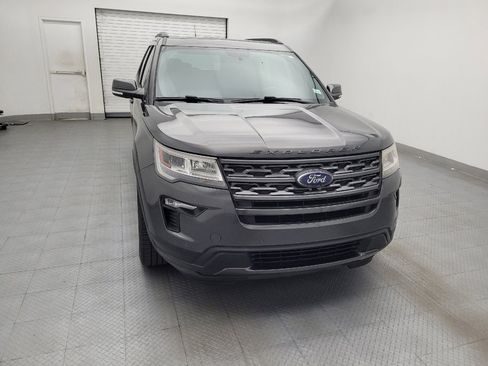 Used 2018 Ford Explorer XLT w/ Equipment Group 202A AWD/4WD image 14