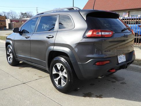 Used 2017 Jeep Cherokee Trailhawk w/ Cold Weather Group image 7