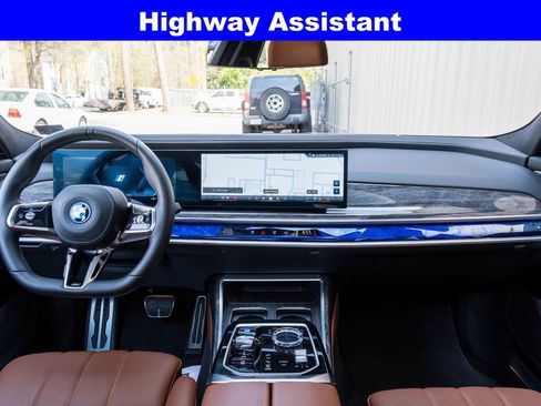 Used 2024 BMW i7 xDrive60 w/ Executive Package AWD/4WD image 17