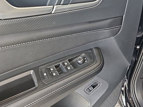 New 2026 Volkswagen Atlas Cross Sport SEL R-Line image 28