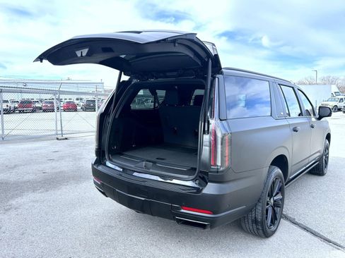 Certified 2025 Cadillac Escalade ESV Sport w/ Touring Package image 23