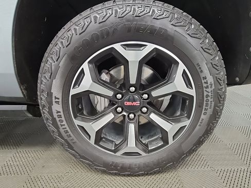 Used 2025 GMC Yukon XL AT4 w/ AT4 Premium Package image 51