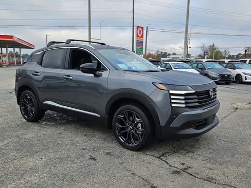 New 2026 Nissan Kicks SR w/ Cold Weather Package image 16