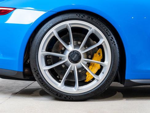 Used 2018 Porsche 911 GT3 RWD image 35