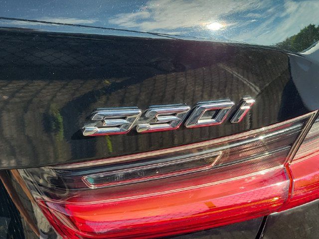 Used 2021 BMW 330i Sedan w/ Convenience Package RWD image 5