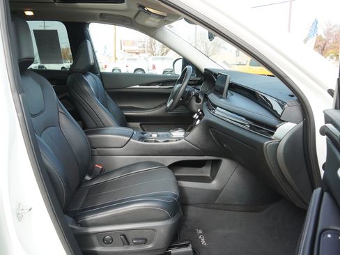 Used 2023 INFINITI QX60 Pure image 24