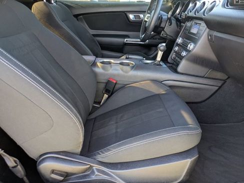 Used 2020 Ford Mustang image 12