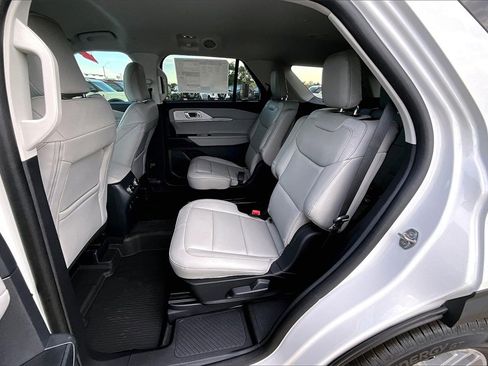 New 2025 Ford Explorer Active w/ Active Comfort Package image 21