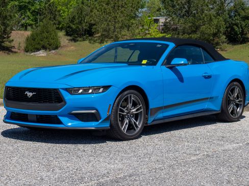 Used 2024 Ford Mustang Premium image 3