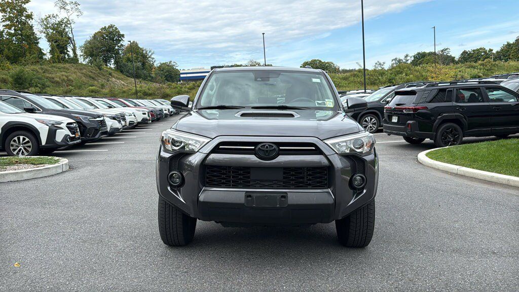 Used 2023 Toyota 4Runner TRD Off-Road AWD/4WD image 2