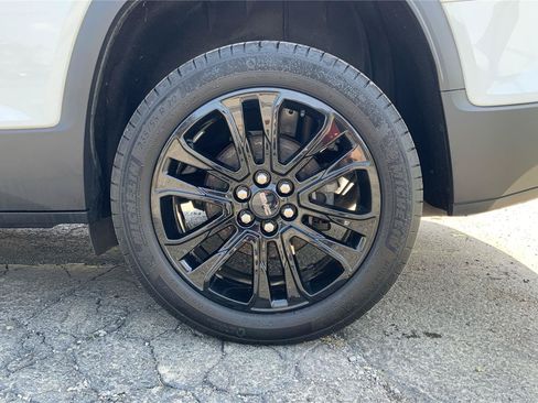 Used 2023 GMC Acadia SLE w/ Driver Convenience Package AWD/4WD image 28
