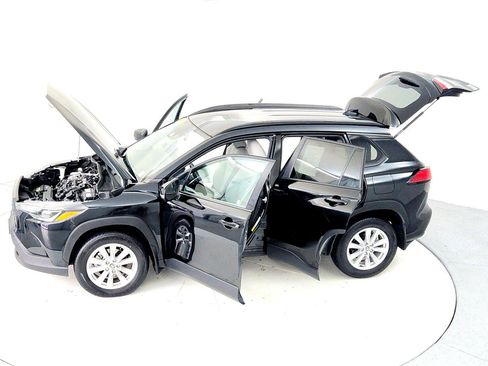 Certified 2023 Toyota Corolla Cross LE image 22