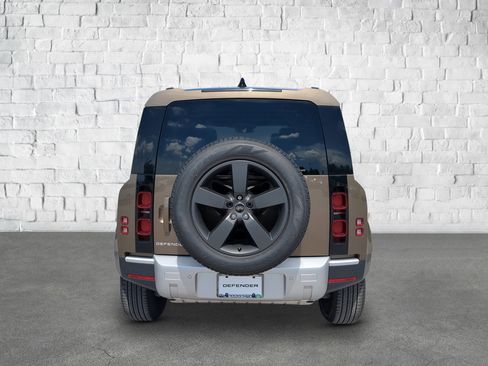 New 2025 Land Rover Defender 110 S image 5