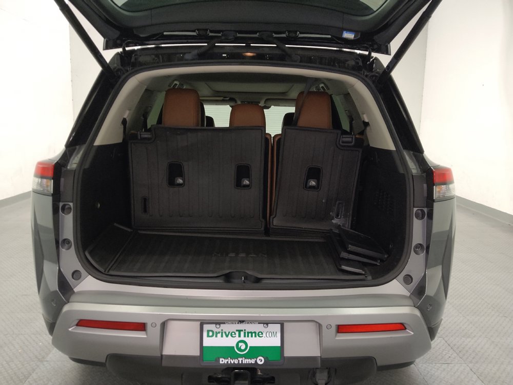 Used 2022 Nissan Pathfinder Platinum w/ Cargo Package FWD image 30