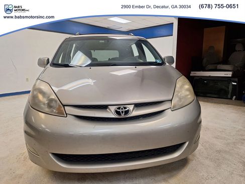 Used 2009 Toyota Sienna FWD image 16