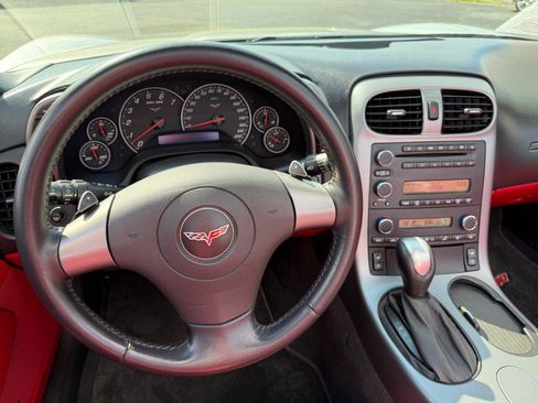 Used 2006 Chevrolet Corvette Convertible w/ Preferred Equipment Group RWD image 33