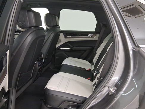 New 2026 Porsche Cayenne E-Hybrid image 13