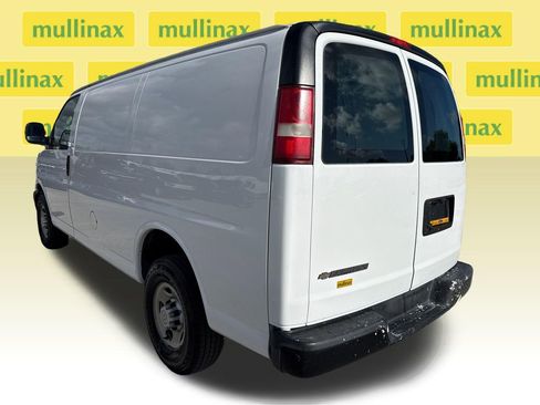 Used 2017 Chevrolet Express 2500 RWD image 8