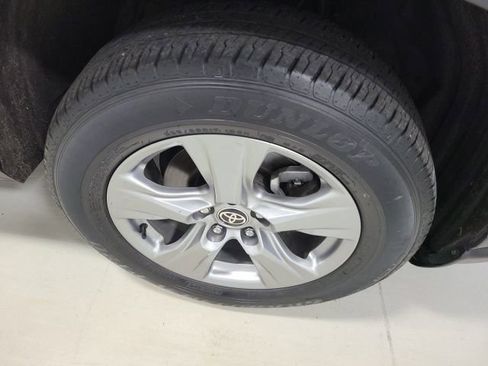 Used 2023 Toyota RAV4 XLE FWD image 35