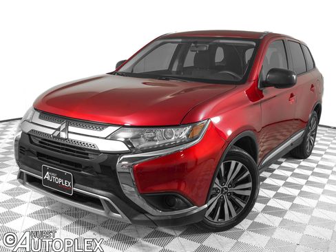 Used 2020 Mitsubishi Outlander ES FWD image 1