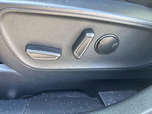 Used 2025 Ford Escape SE FWD image 17