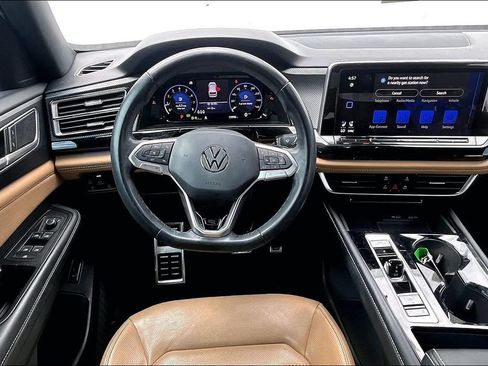 Used 2024 Volkswagen Atlas Cross Sport SEL R-Line AWD/4WD image 7