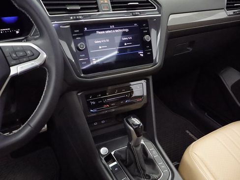 Used 2023 Volkswagen Tiguan SE R-Line FWD image 28