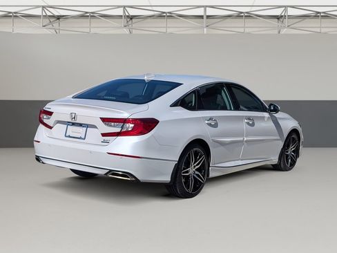 Used 2022 Honda Accord Touring image 7