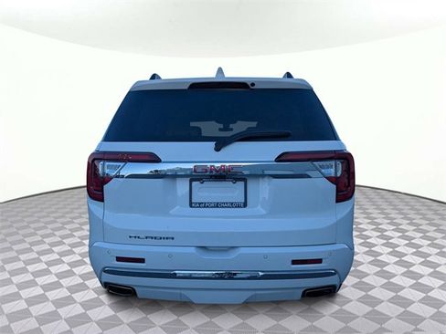 Used 2023 GMC Acadia Denali w/ Denali Technology Package image 4
