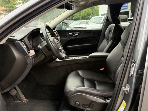 Used 2021 Volvo XC60 T5 Momentum w/ Premium Package AWD/4WD image 23