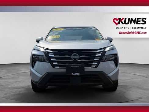 Used 2024 Nissan Rogue SV AWD/4WD image 3