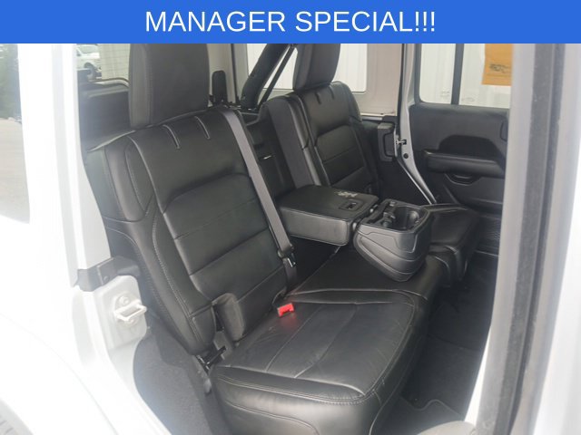 Used 2023 Jeep Wrangler Unlimited Sahara AWD/4WD image 20
