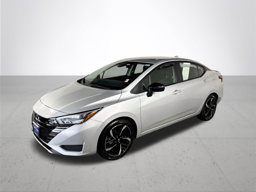 Used 2024 Nissan Versa SR FWD image 2