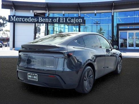 Used 2026 Tesla Model Y Long Range AWD/4WD image 3