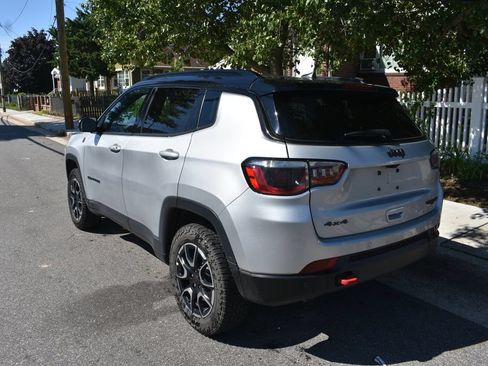 Used 2025 Jeep Compass Trailhawk AWD/4WD image 8