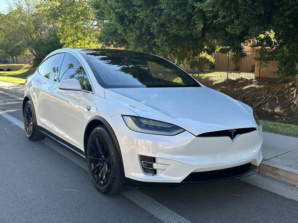 Used 2017 Tesla Model X 75D AWD/4WD image 2