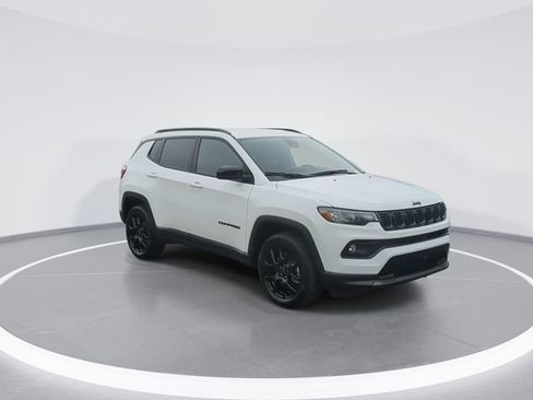 New 2026 Jeep Compass Latitude image 2