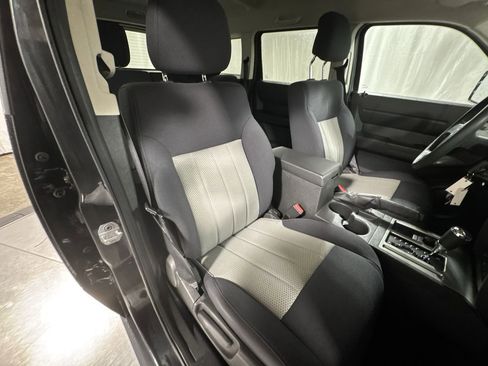 Used 2010 Dodge Nitro SE image 29