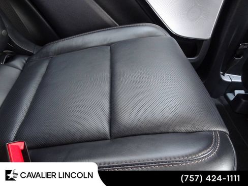 Used 2026 Lincoln Aviator Reserve AWD/4WD image 19