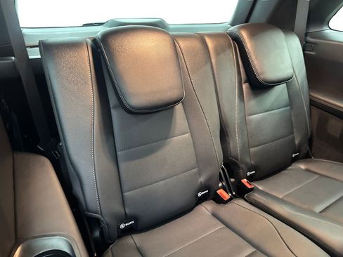 Used 2025 Mercedes-Benz GLS 450 4MATIC image 41