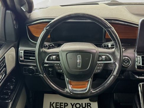 Used 2019 Lincoln Navigator Reserve AWD/4WD image 14