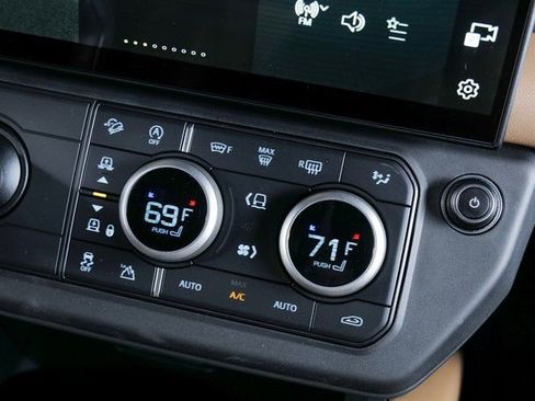 New 2026 Land Rover Defender 130 X-Dynamic SE image 13