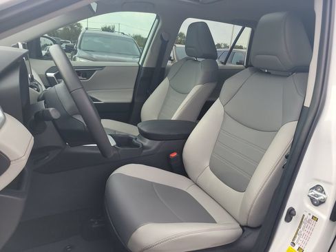 Used 2025 Toyota RAV4 XLE Premium FWD image 22