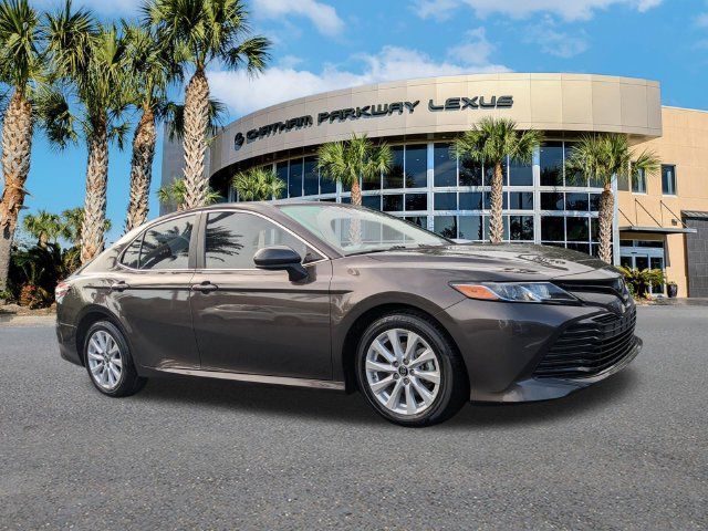 Used 2019 Toyota Camry LE FWD image 2